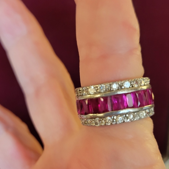 Beautiful vintage 925 ruby and cz ring - Picture 7 of 9